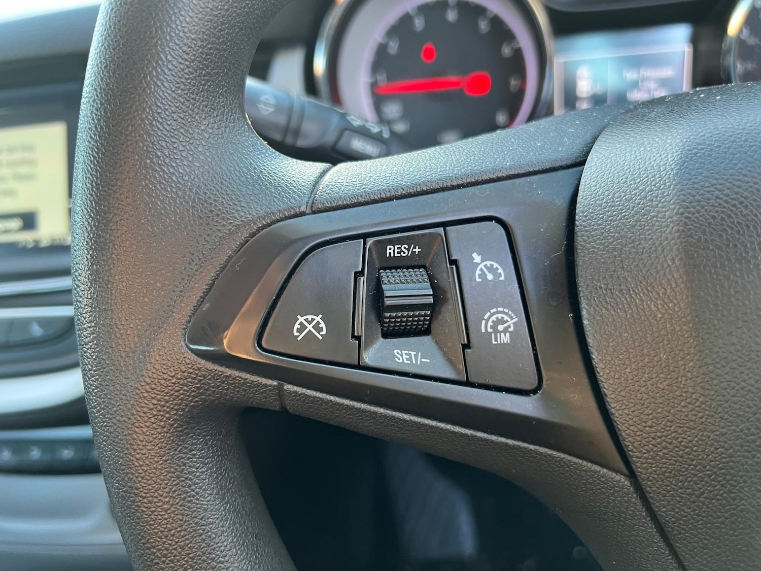 Used Vauxhall Astra 2017 for sale - 76690077: Photo 27