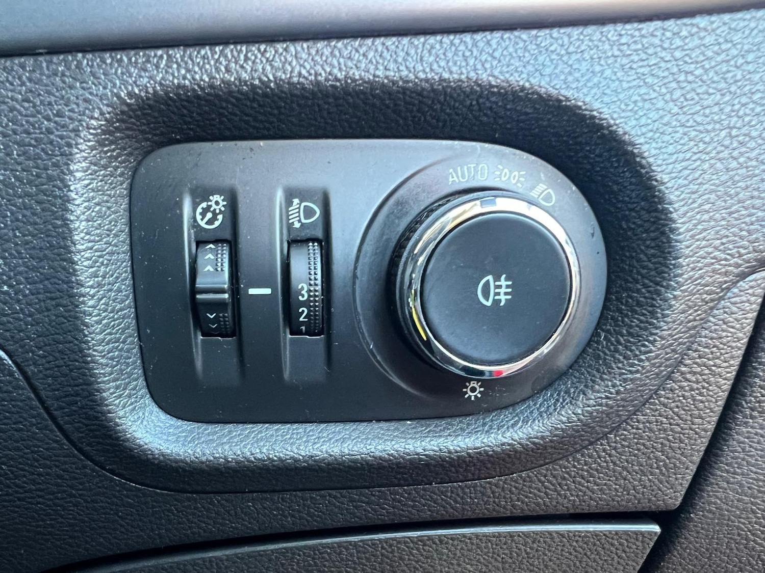 Used Vauxhall Astra 2017 for sale - 76690077: Photo 29