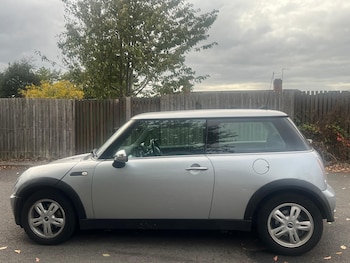 Used MINI Hatch 2005 for sale - 76240792: Photo 2