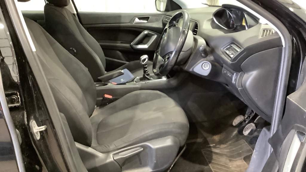 Used Peugeot 308 2016 for sale - 76389432: Photo 6