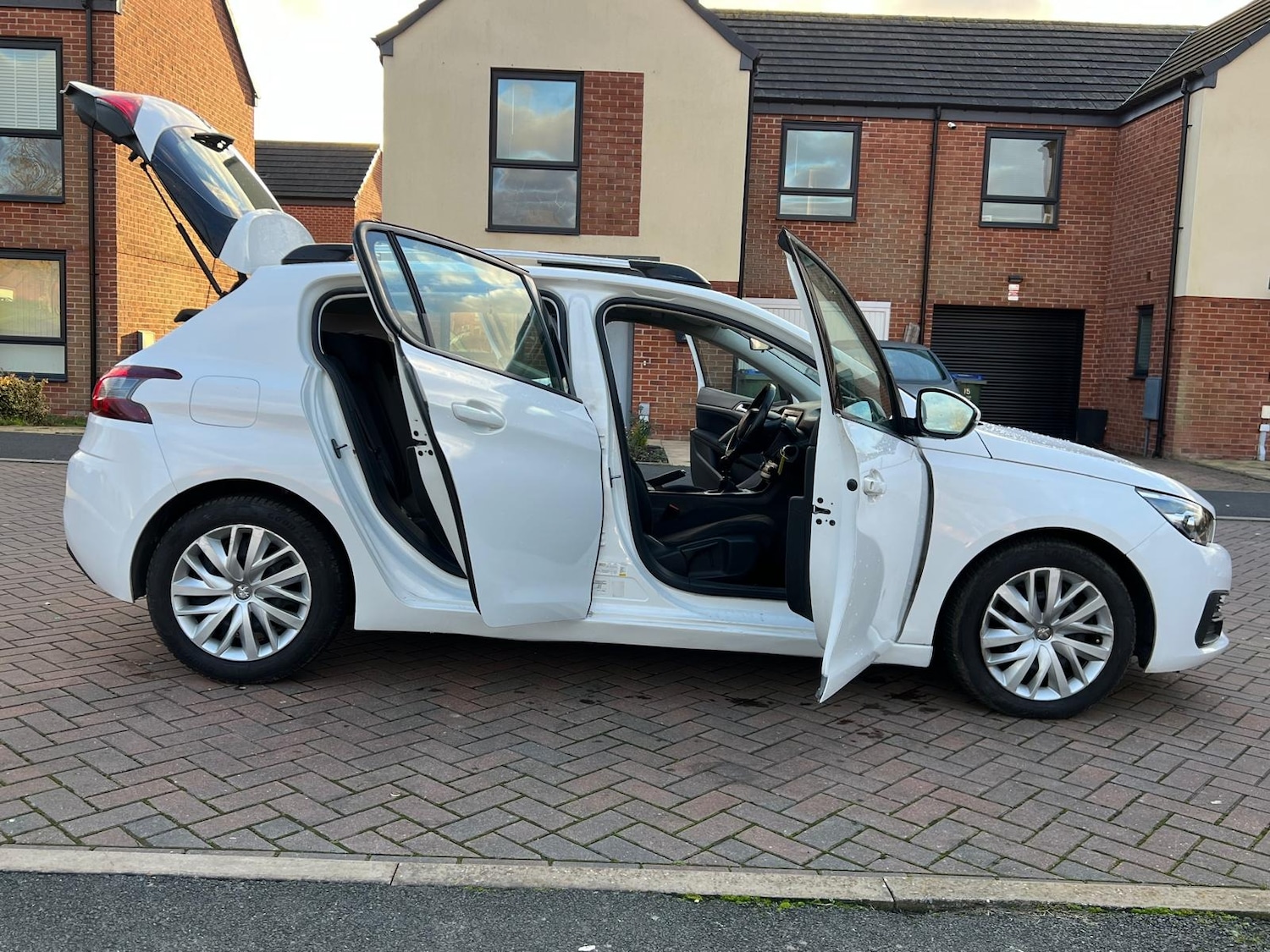 Used Peugeot 308 2020 for sale - 76573810: Photo 44