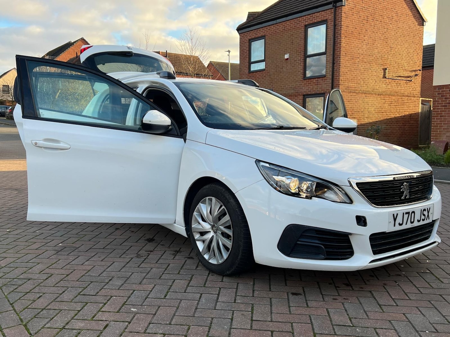 Used Peugeot 308 2020 for sale - 76573810: Photo 46