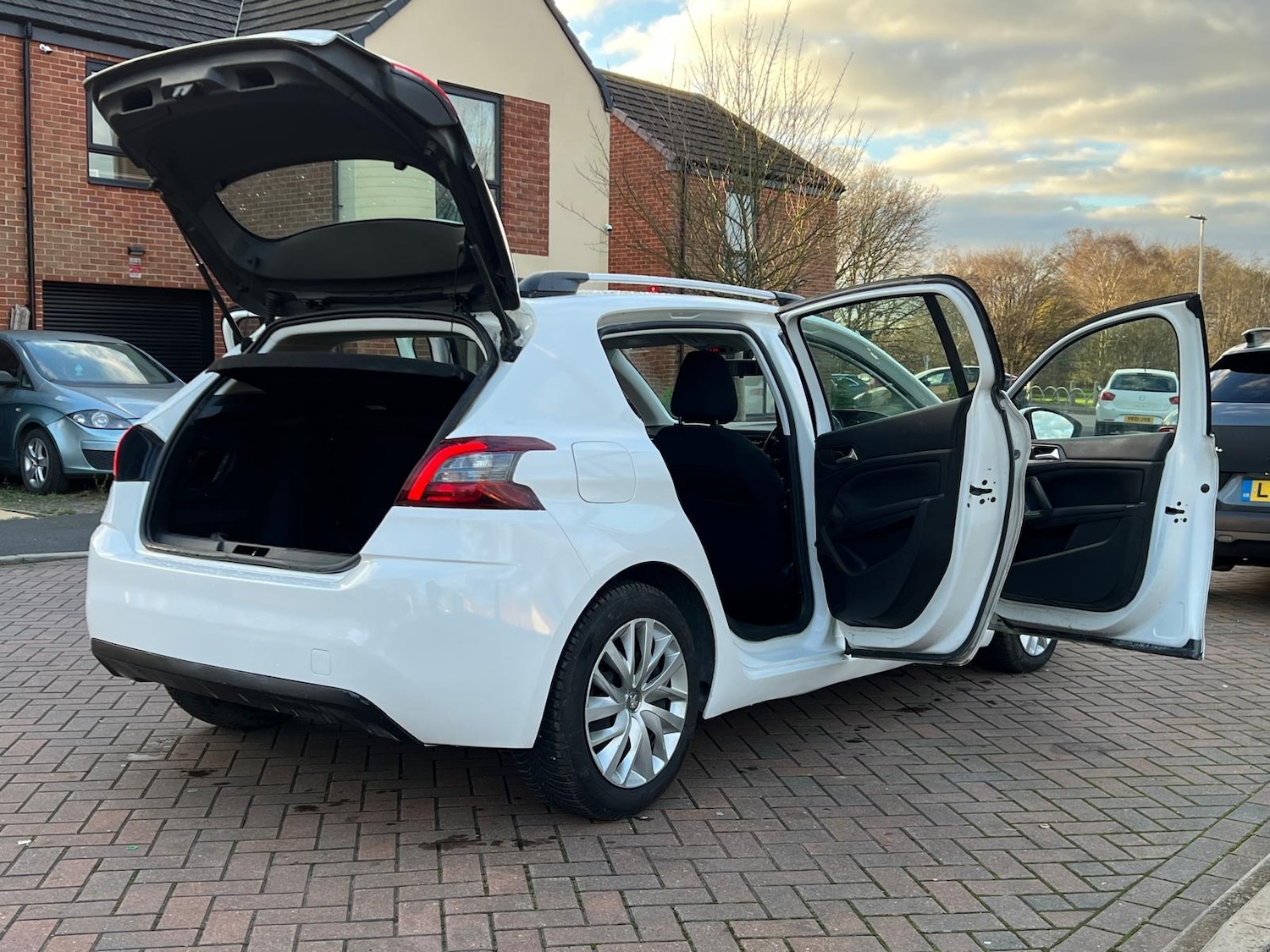 Used Peugeot 308 2020 for sale - 76573810: Photo 47