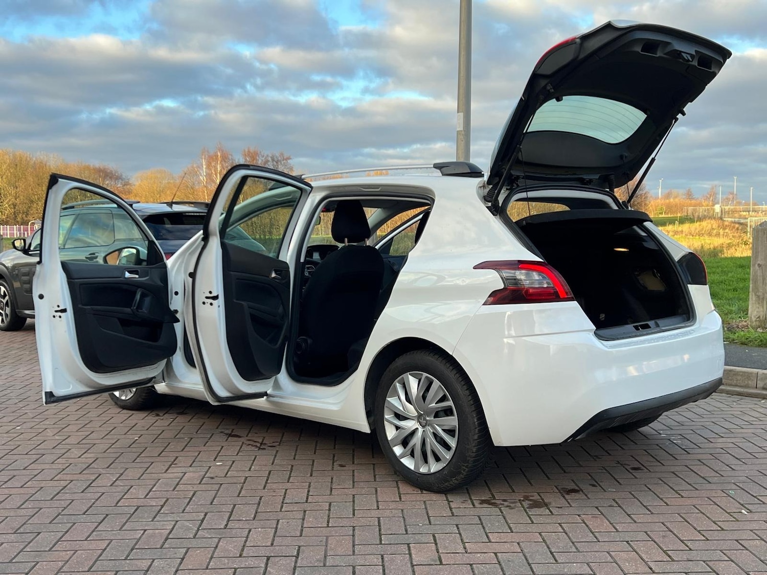 Used Peugeot 308 2020 for sale - 76573810: Photo 49