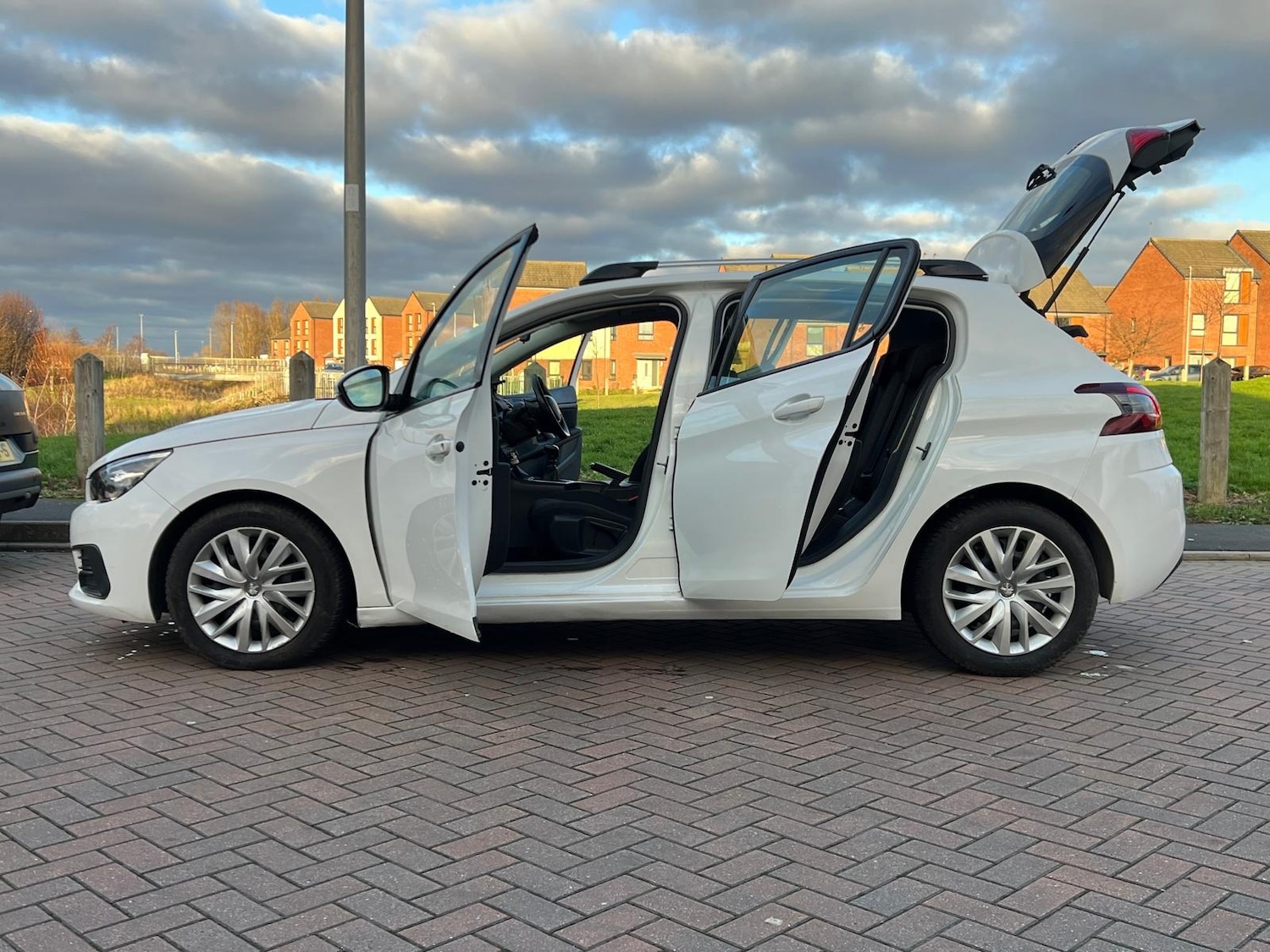 Used Peugeot 308 2020 for sale - 76573810: Photo 53