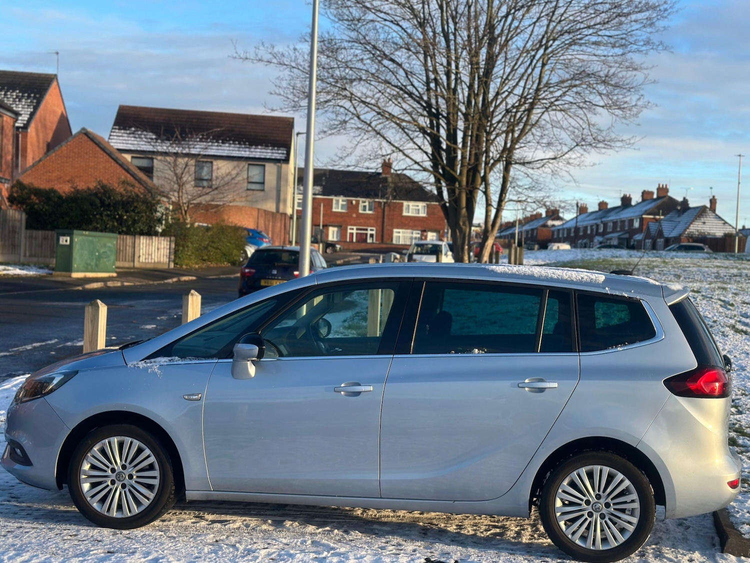 Used Vauxhall Zafira 2017 for sale - 76914010: Photo 2