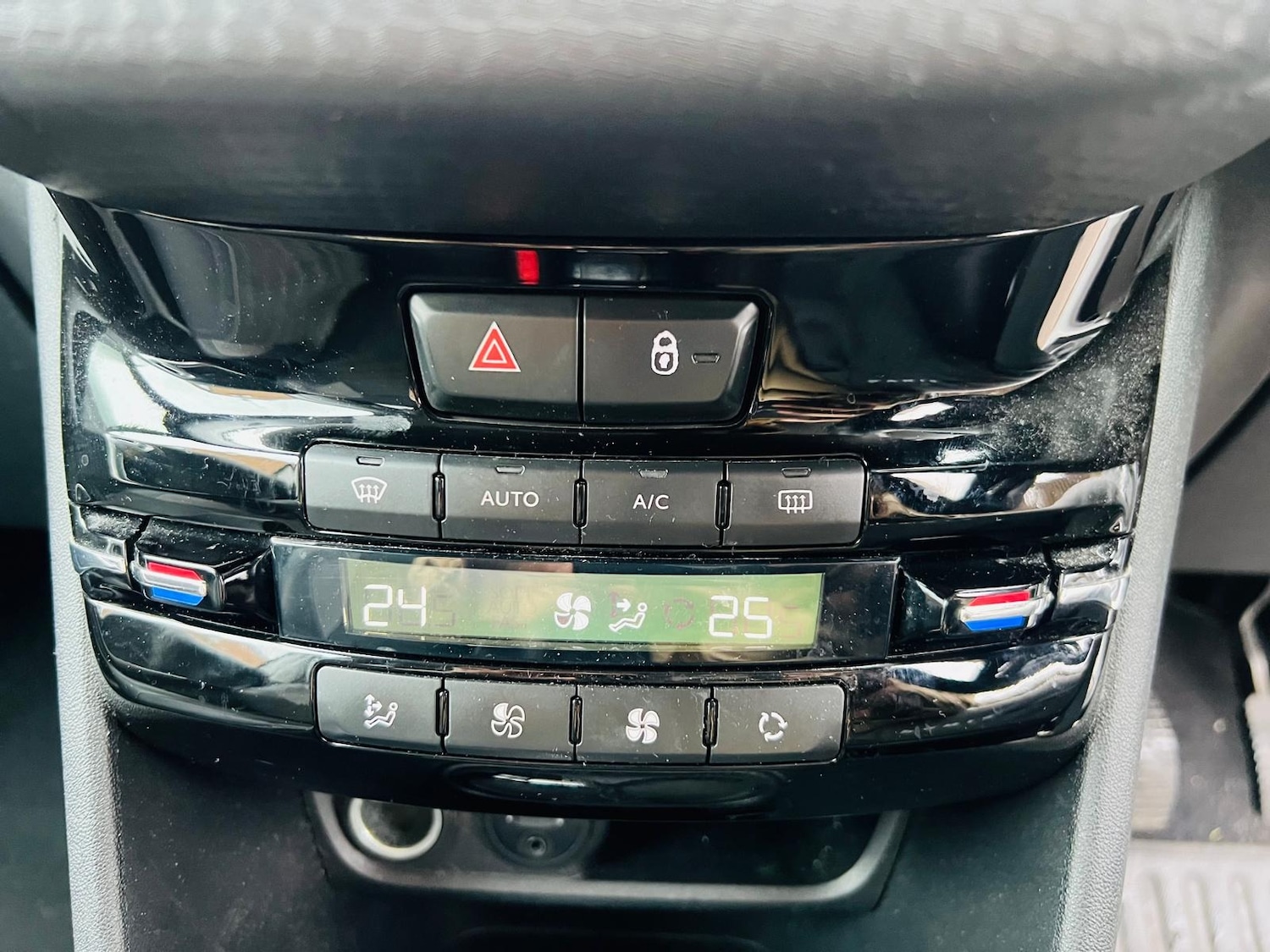 Used Peugeot 2008 2018 for sale - 77551356: Photo 42