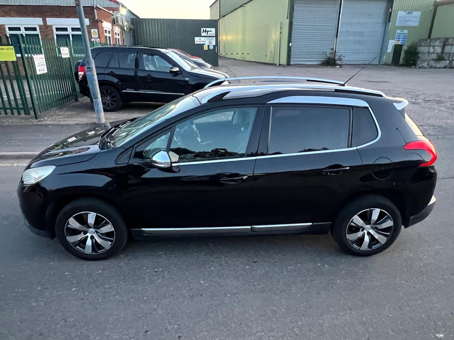 Used Peugeot 2008 2015 for sale - 76176110: Photo 11