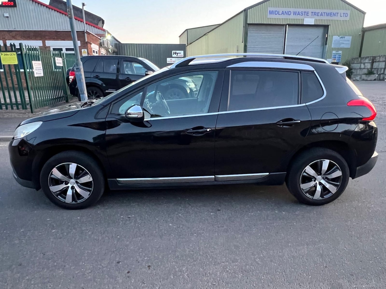 Used Peugeot 2008 2015 for sale - 76176110: Photo 13