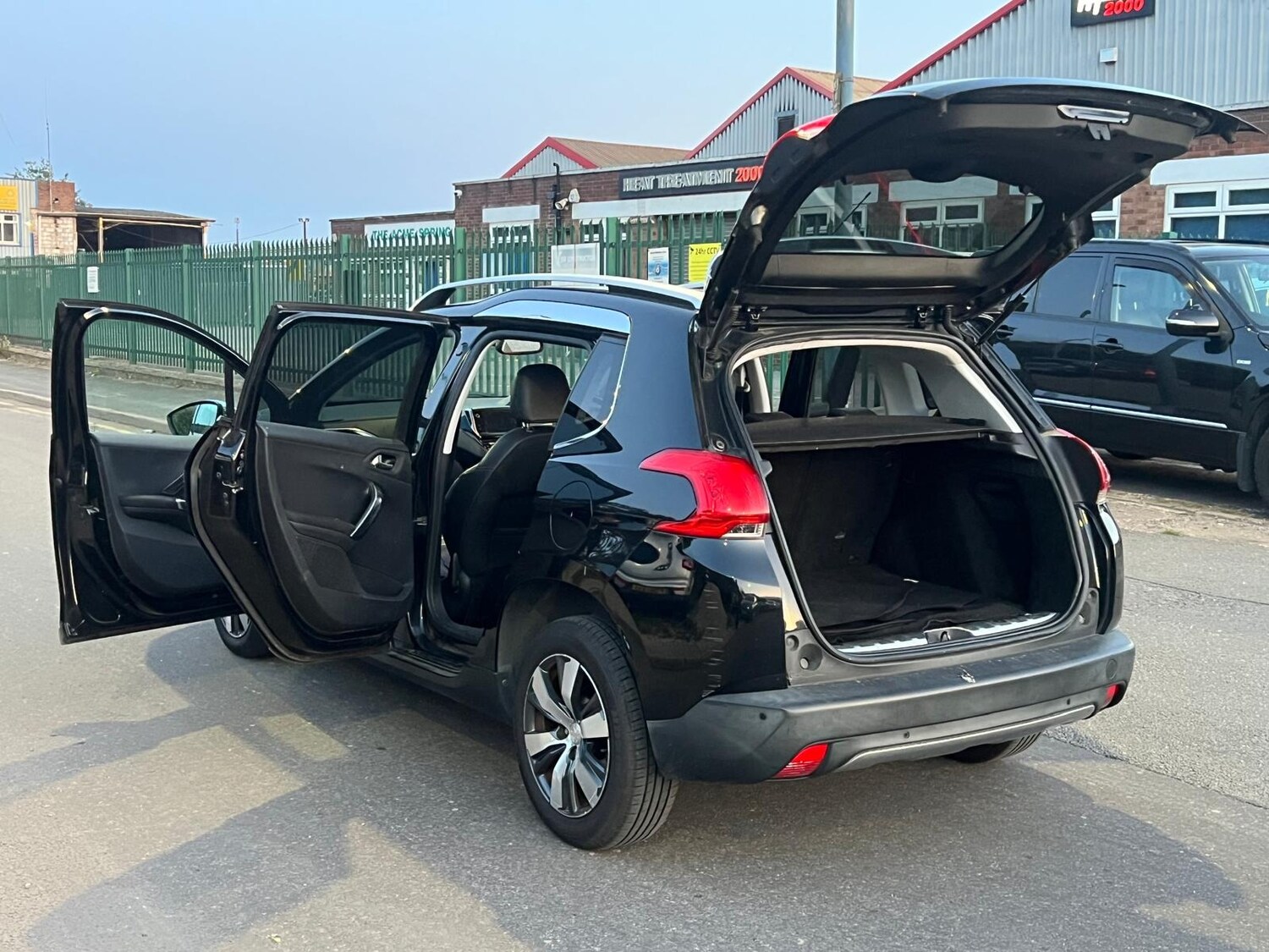 Used Peugeot 2008 2015 for sale - 76176110: Photo 23