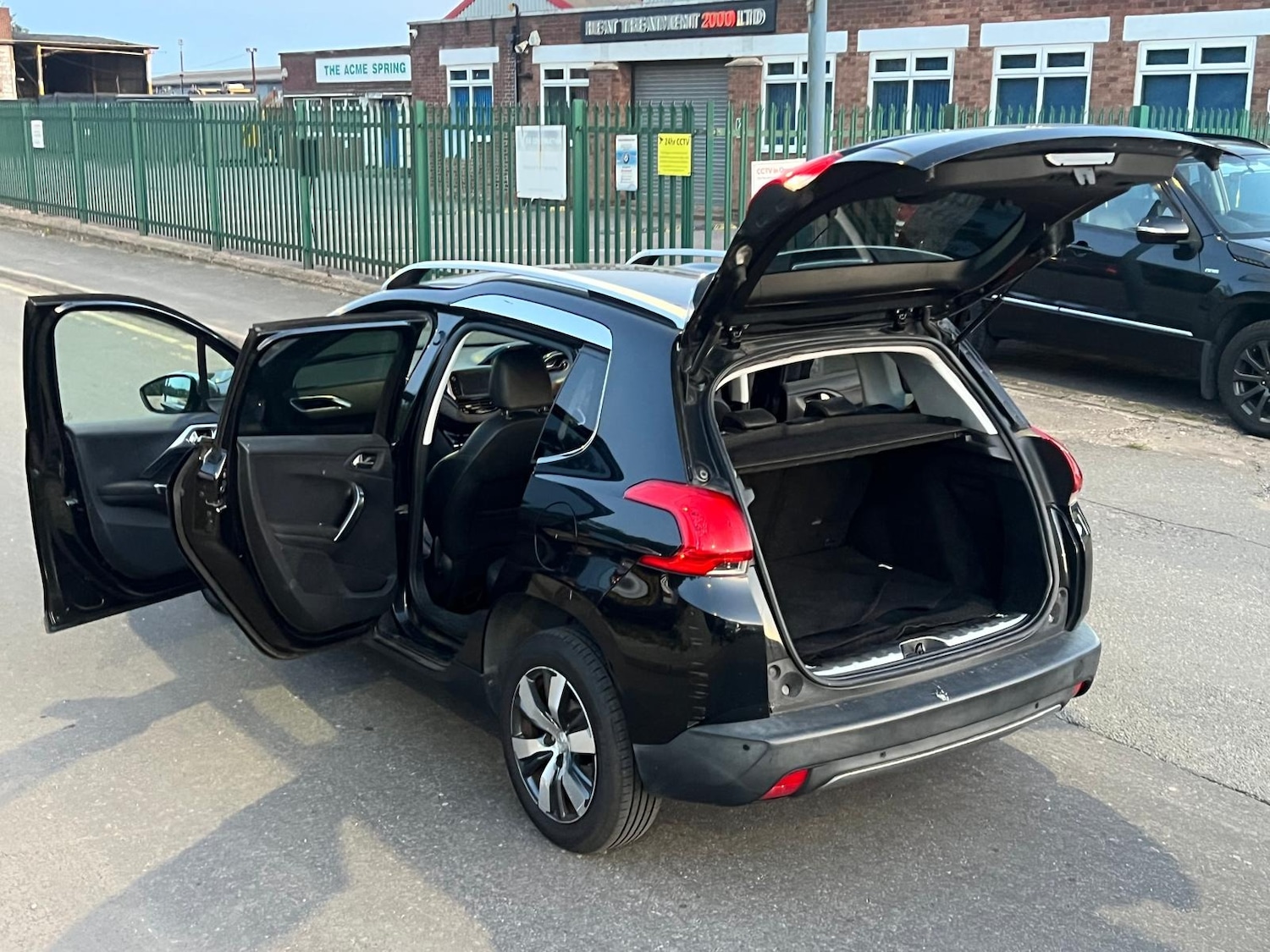 Used Peugeot 2008 2015 for sale - 76176110: Photo 24