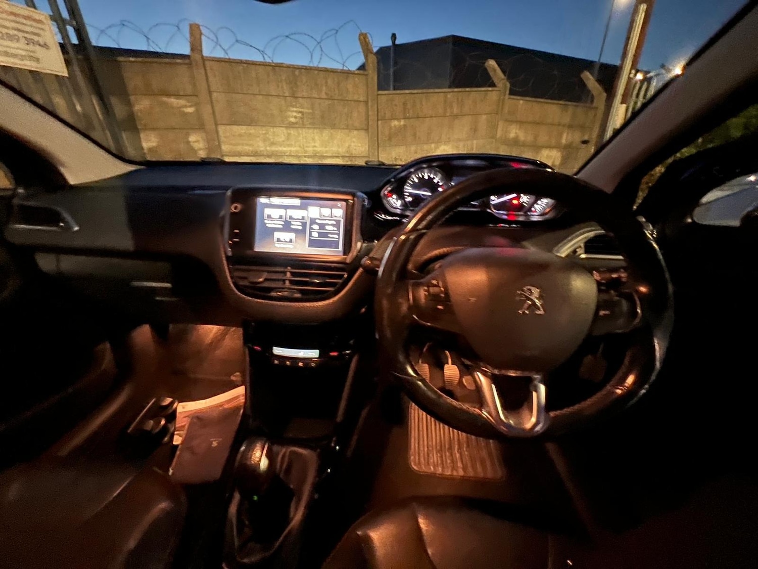 Used Peugeot 2008 2015 for sale - 76176110: Photo 33