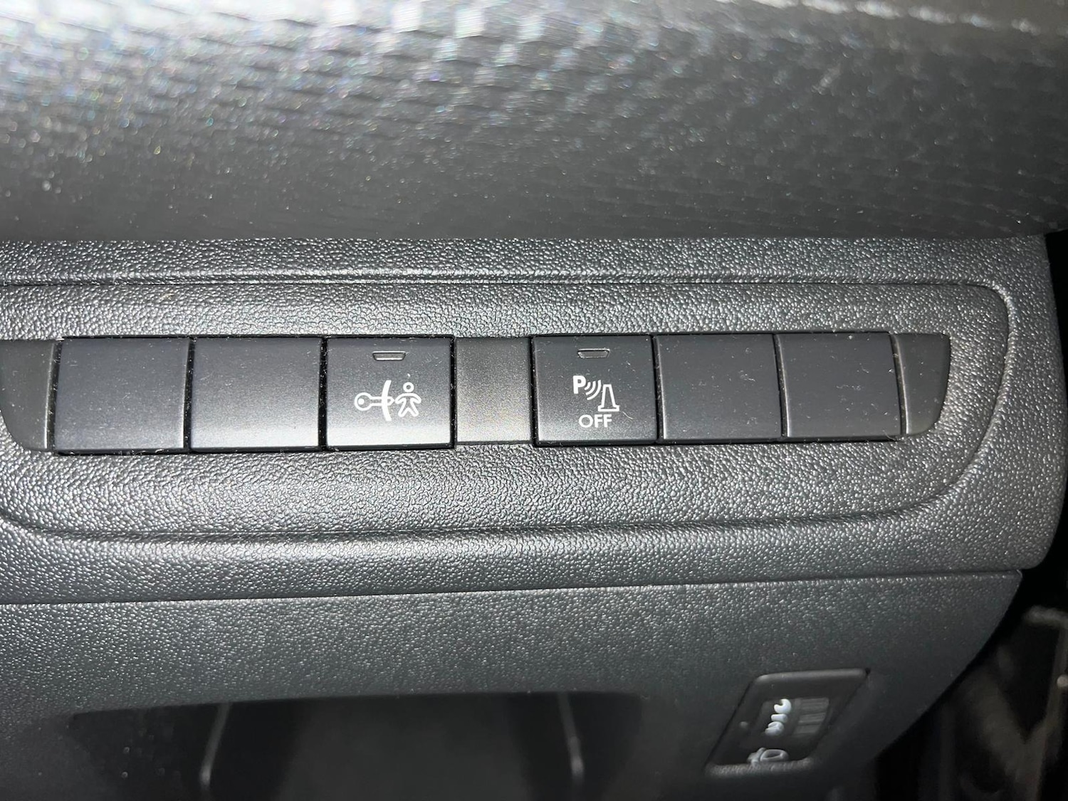 Used Peugeot 2008 2015 for sale - 76176110: Photo 40