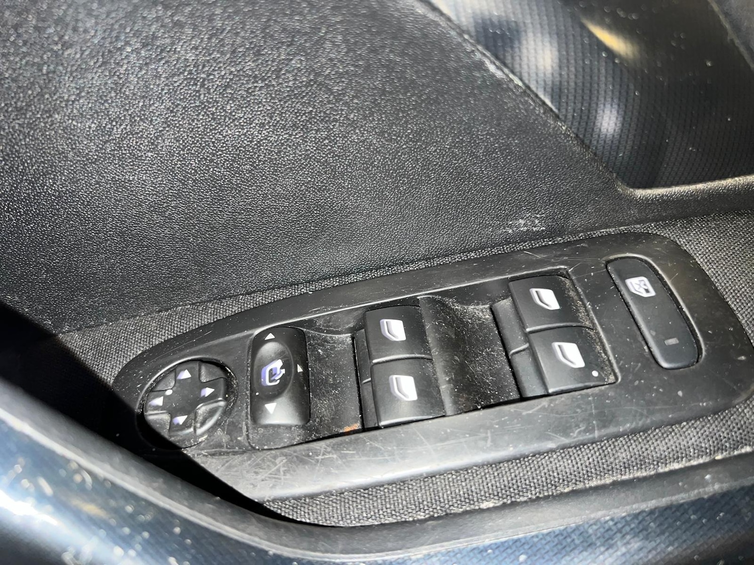 Used Peugeot 2008 2015 for sale - 76176110: Photo 41