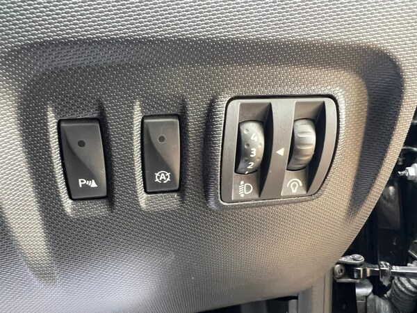 Used Renault Captur 2014 for sale - 76167582: Photo 38