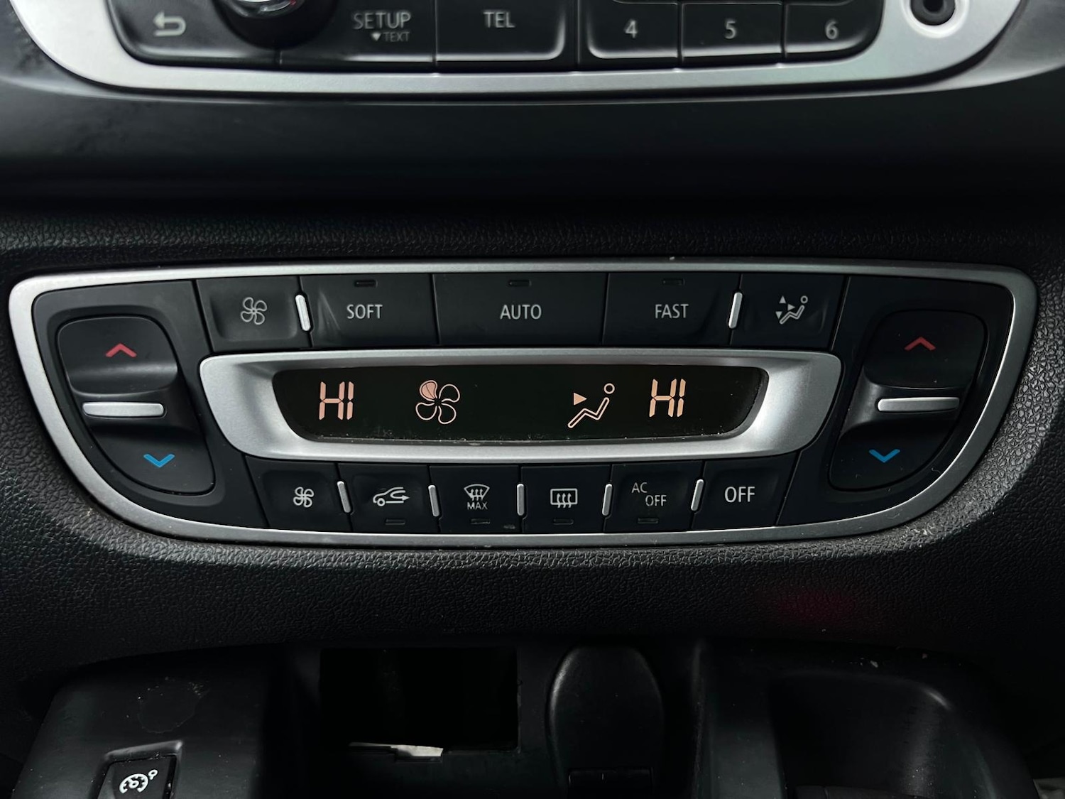 Used Renault Grand Scenic 2014 for sale - 76802500: Photo 39