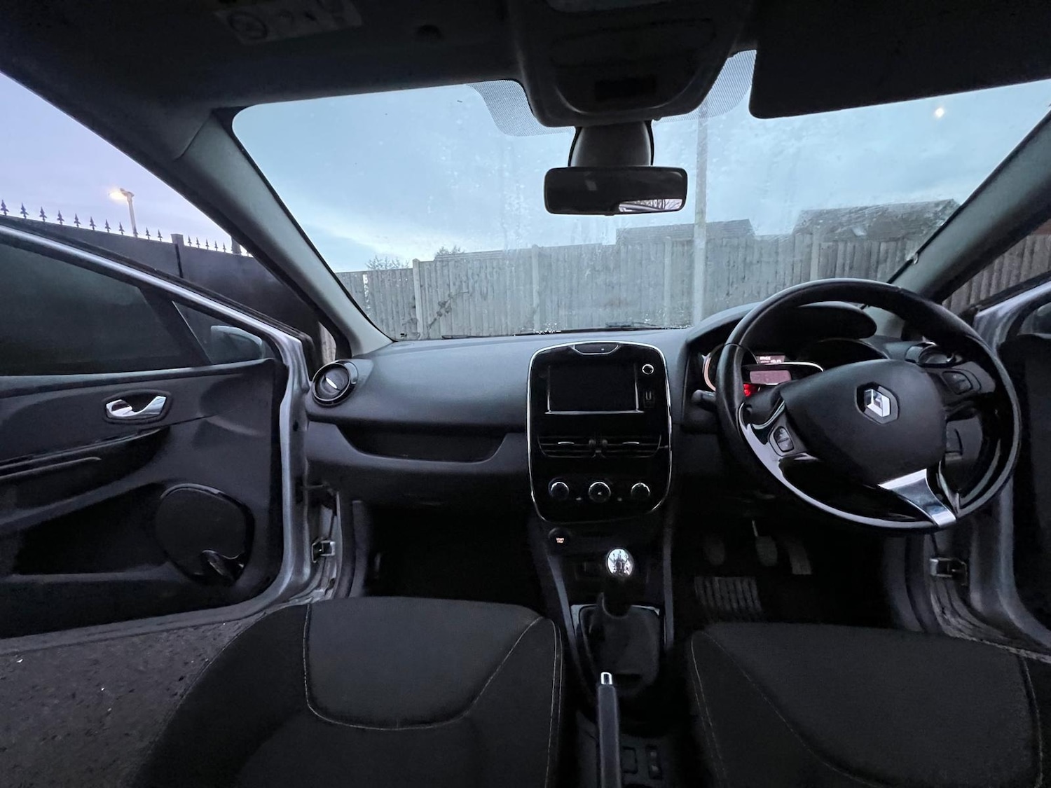 Used Renault Clio 2013 for sale - 76772285: Photo 32