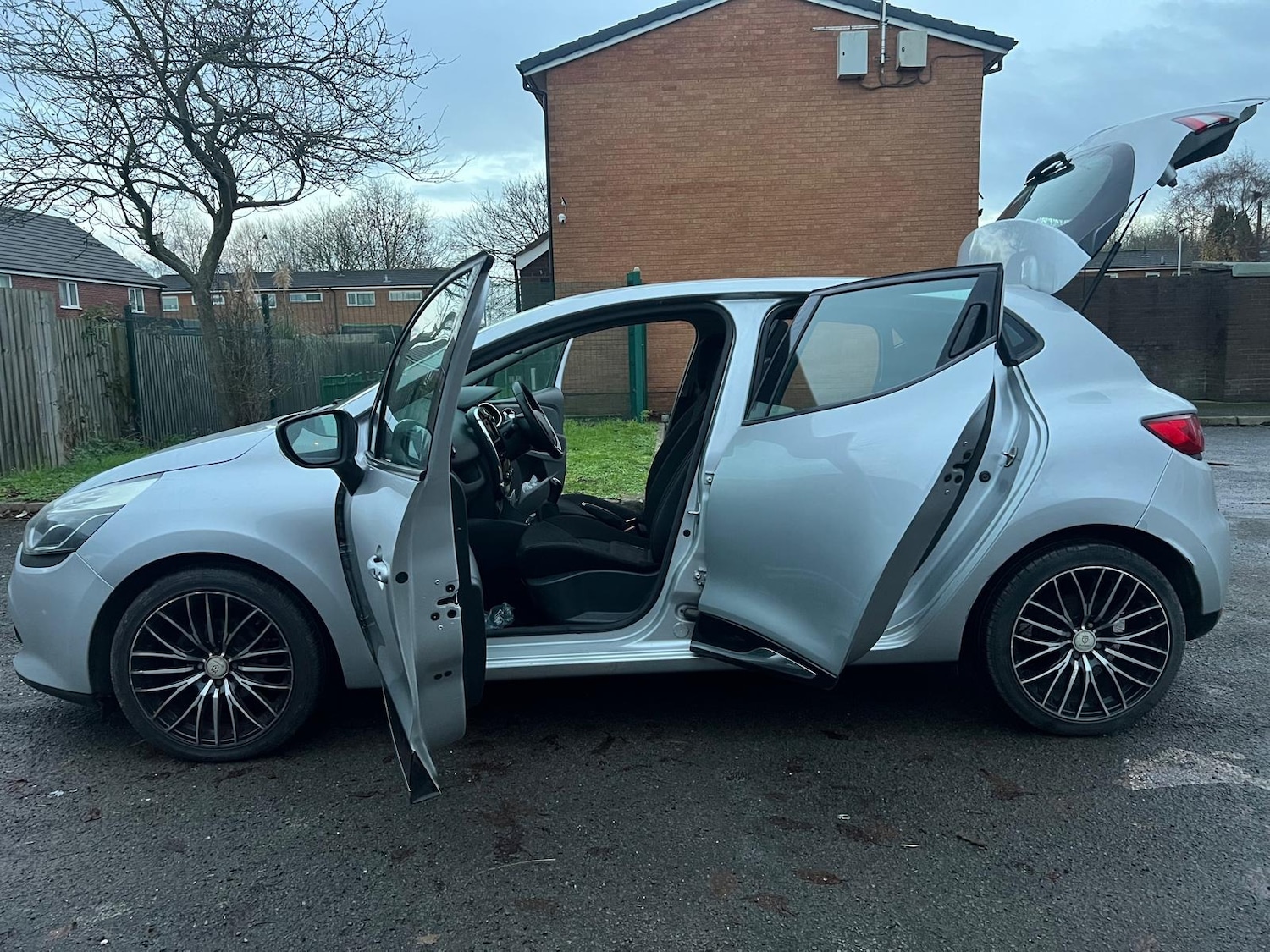 Used Renault Clio 2013 for sale - 76772285: Photo 43