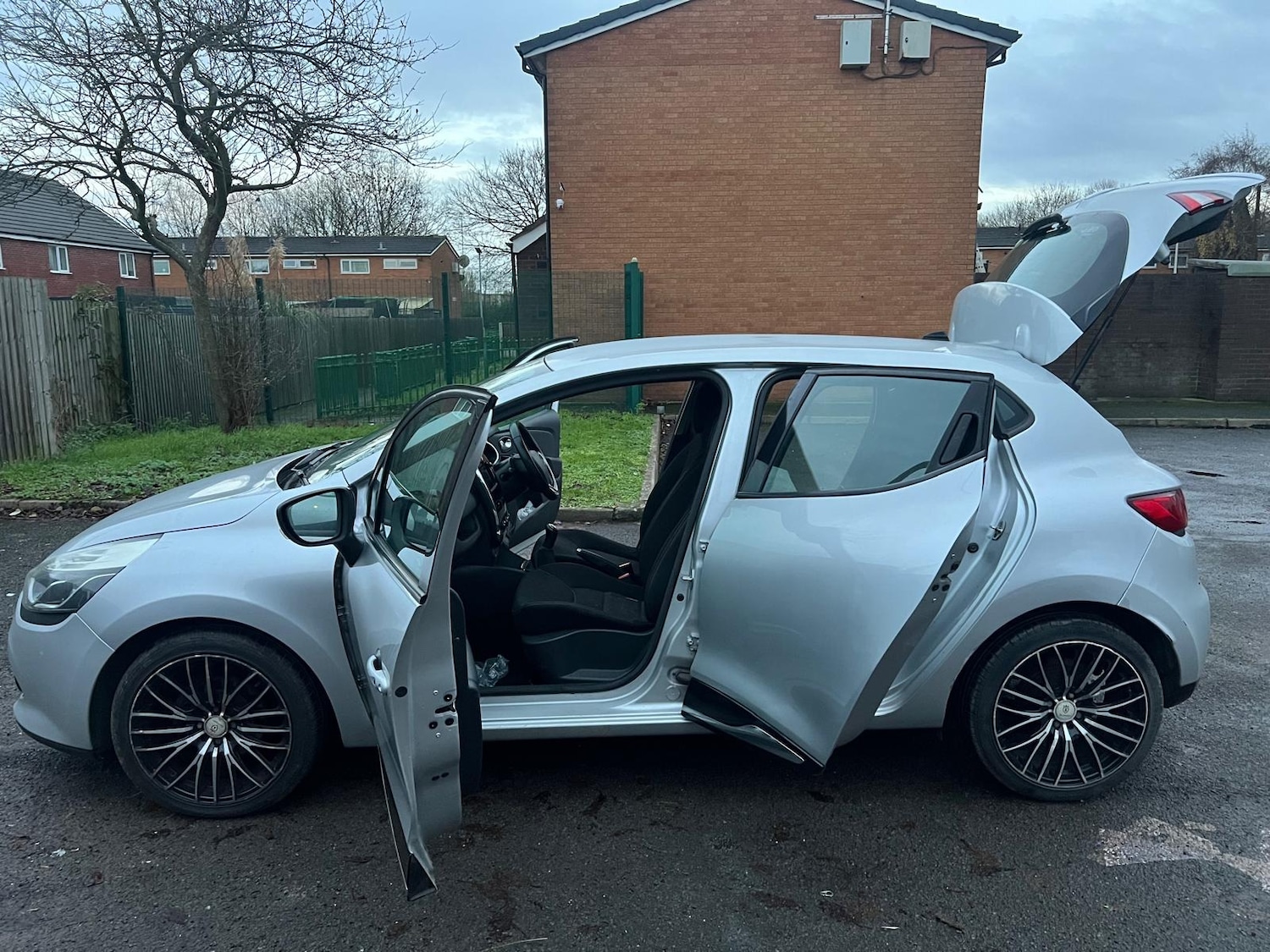 Used Renault Clio 2013 for sale - 76772285: Photo 45