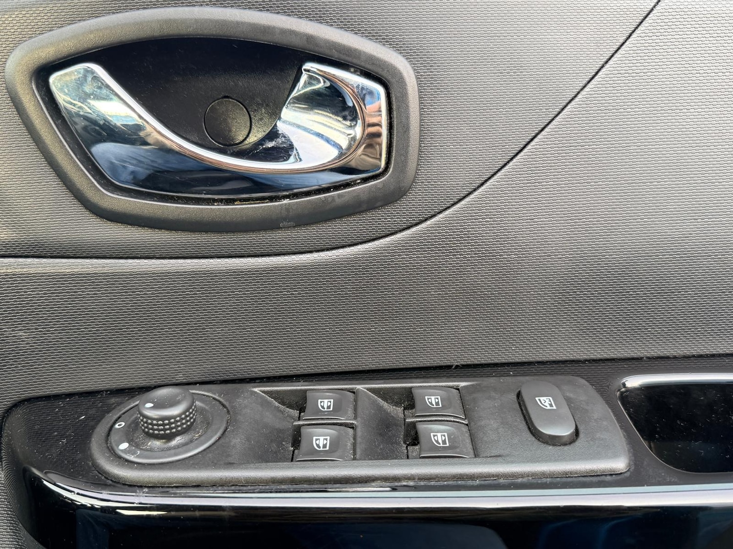 Used Renault Captur 2015 for sale - 77959396: Photo 14