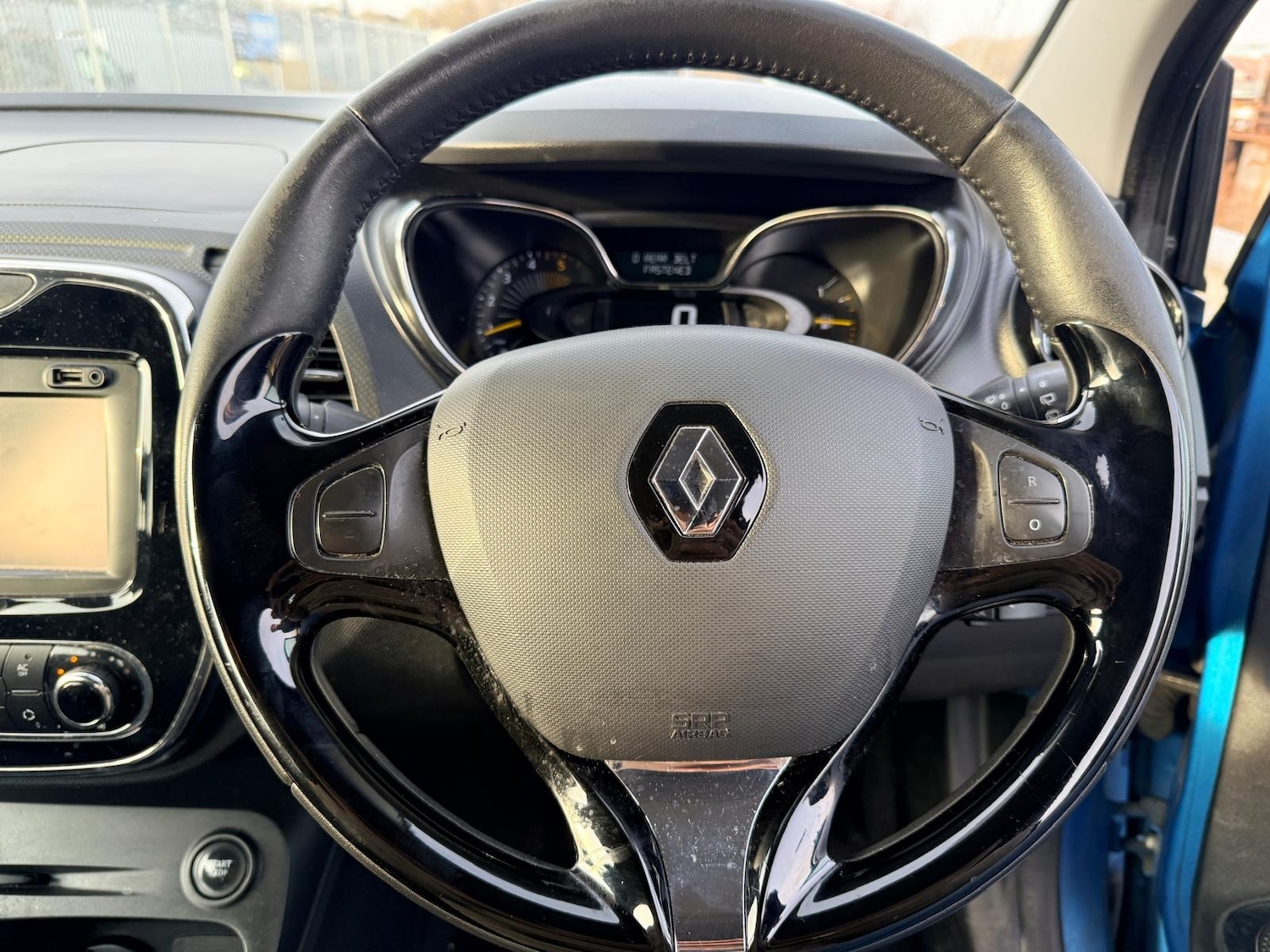 Used Renault Captur 2015 for sale - 77959396: Photo 8