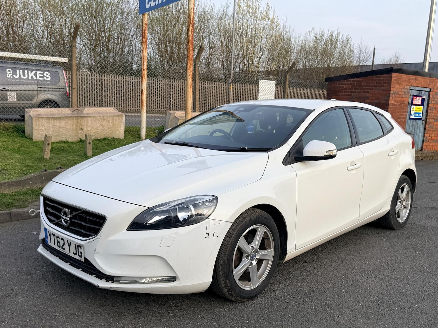 Used Volvo V40 2012 for sale - 77959254: Photo 1