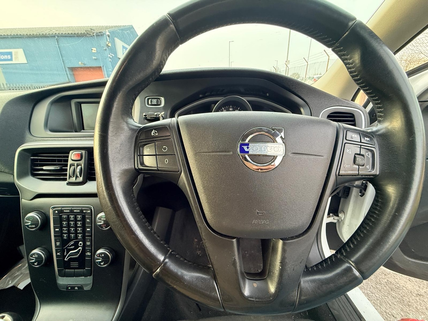 Used Volvo V40 2012 for sale - 77959254: Photo 11