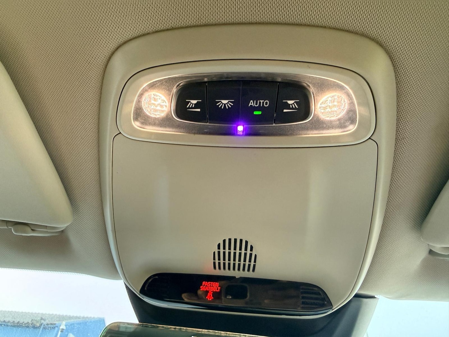 Used Volvo V40 2012 for sale - 77959254: Photo 14