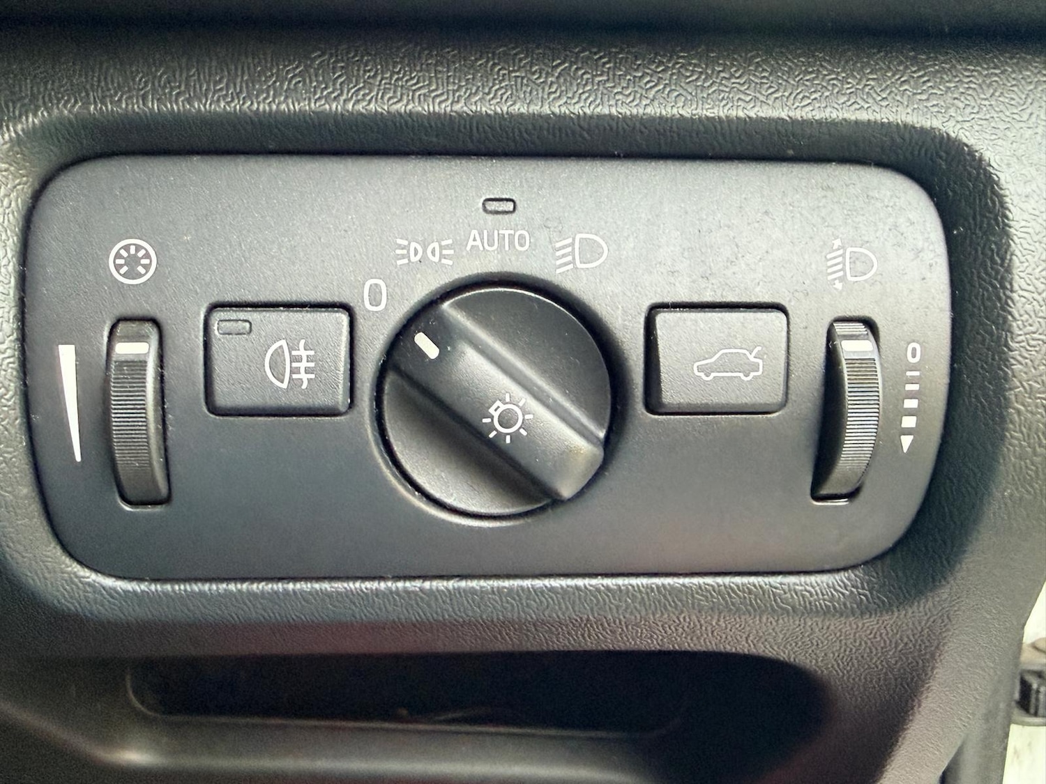 Used Volvo V40 2012 for sale - 77959254: Photo 16