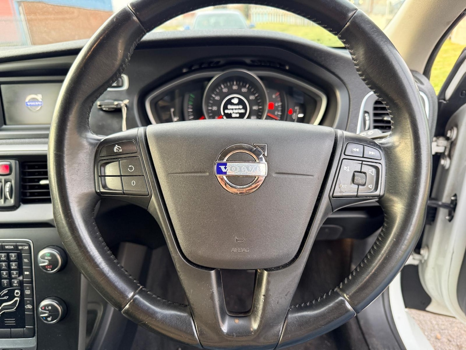 Used Volvo V40 2012 for sale - 77959254: Photo 18