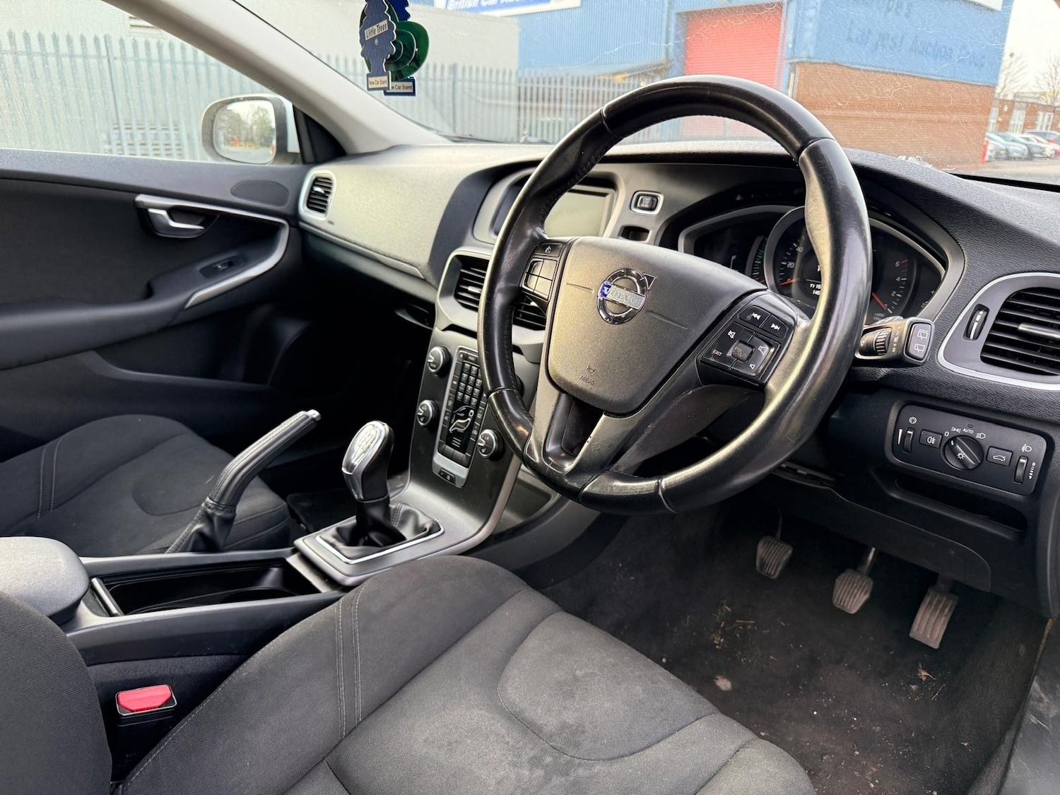 Used Volvo V40 2012 for sale - 77959254: Photo 6