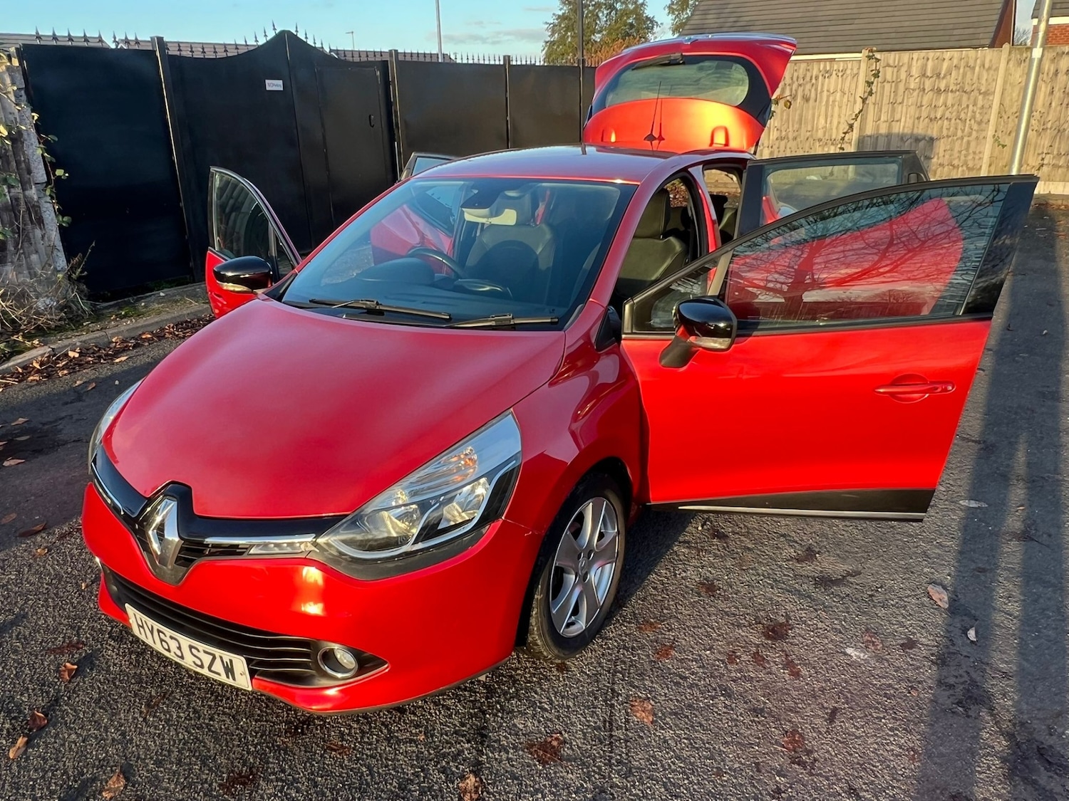 Used Renault Clio 2013 for sale - 76389434: Photo 18