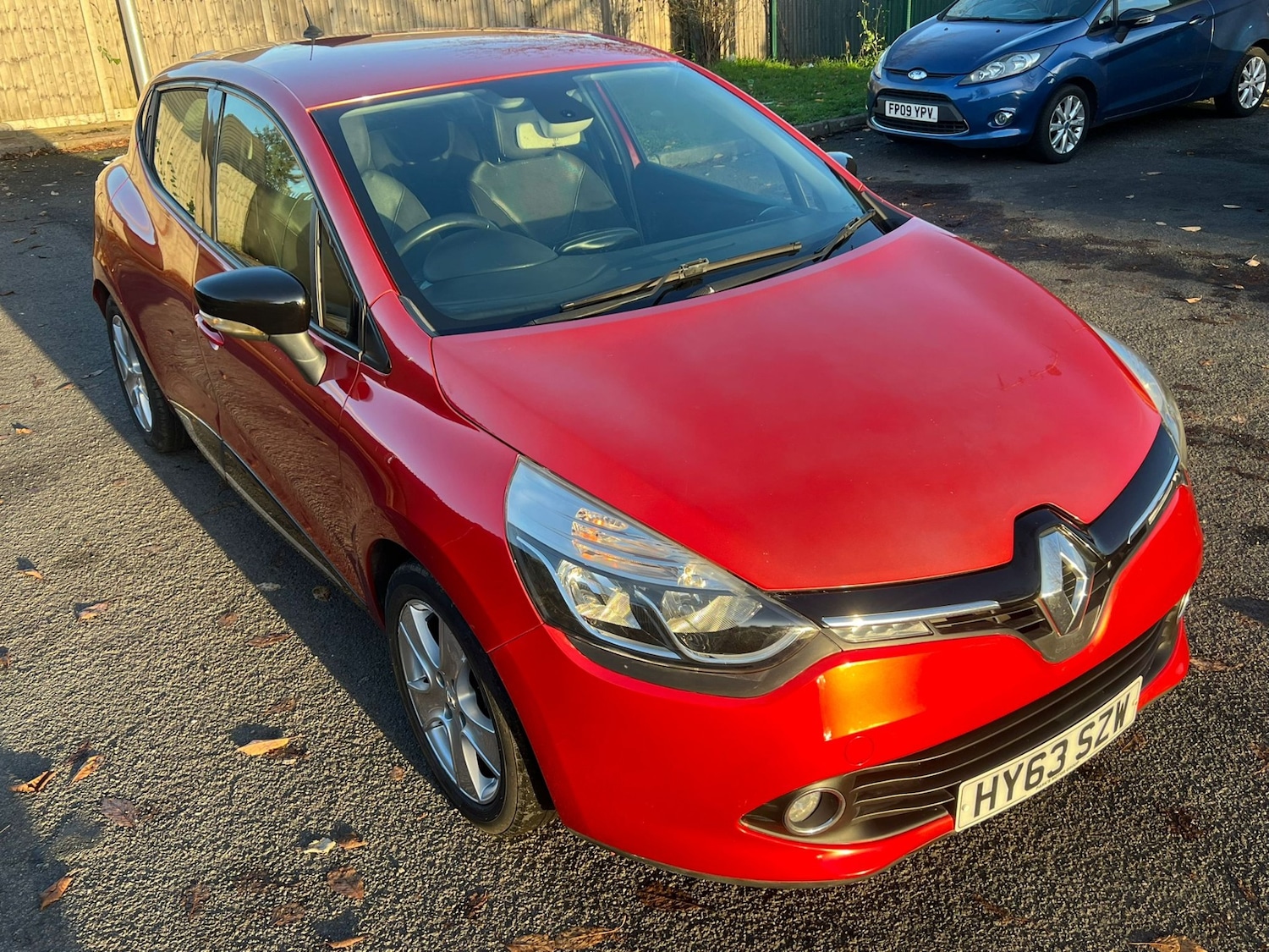 Used Renault Clio 2013 for sale - 76389434: Photo 2