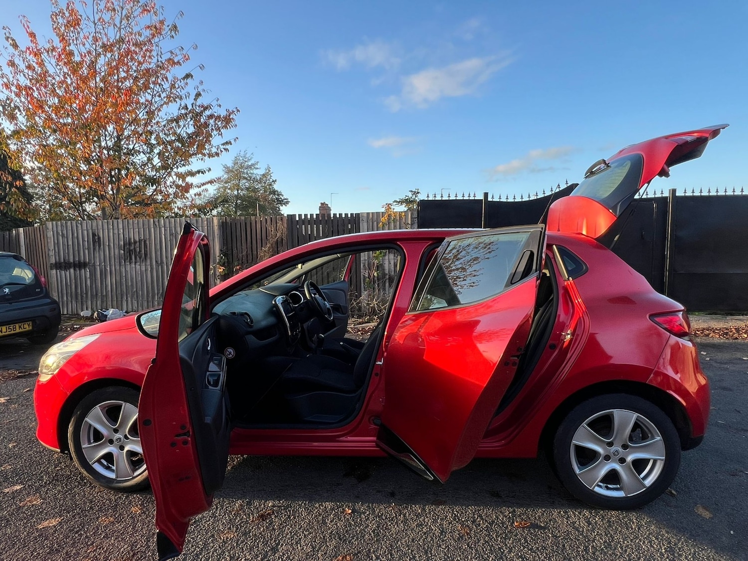 Used Renault Clio 2013 for sale - 76389434: Photo 22