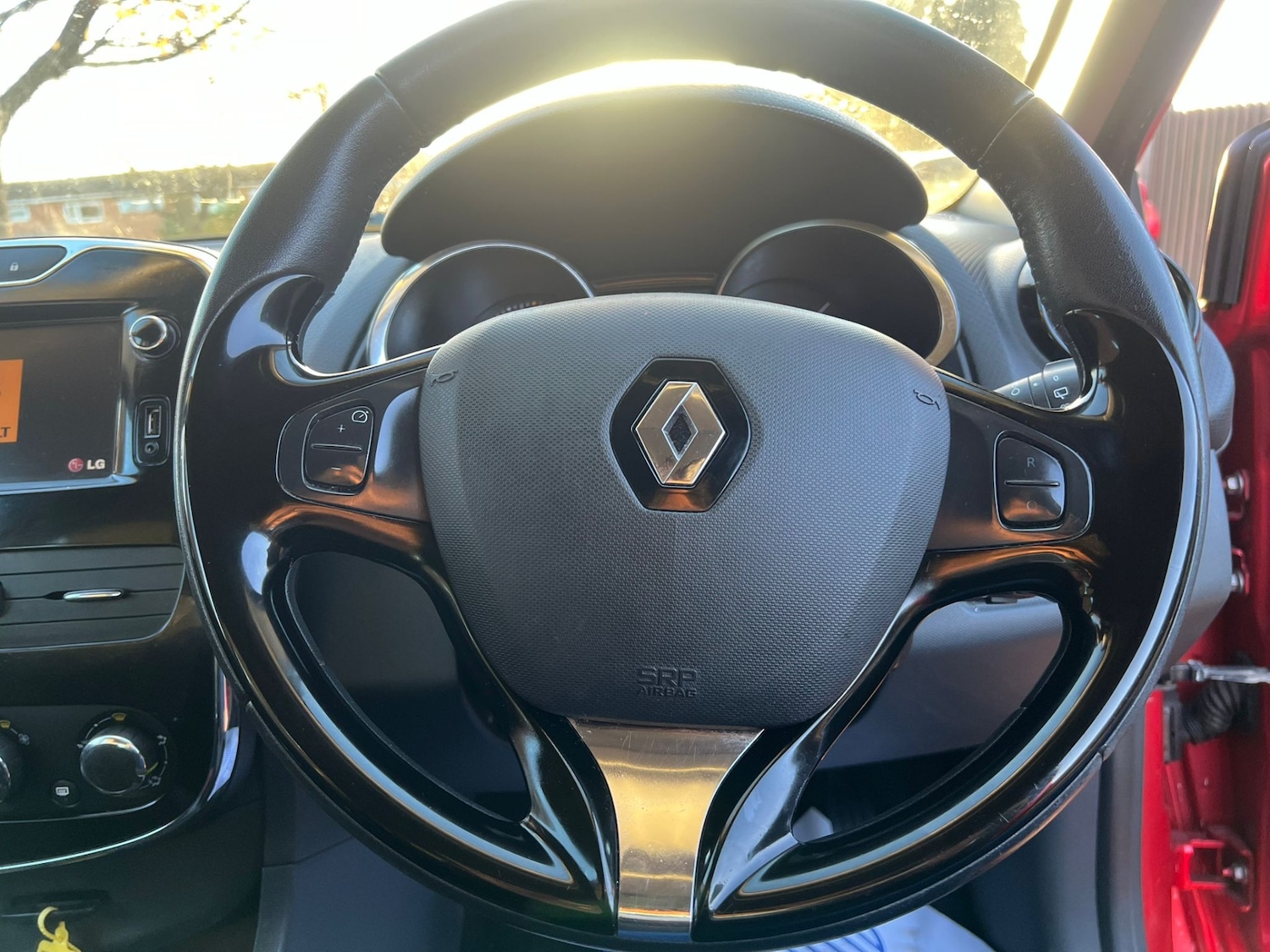 Used Renault Clio 2013 for sale - 76389434: Photo 32