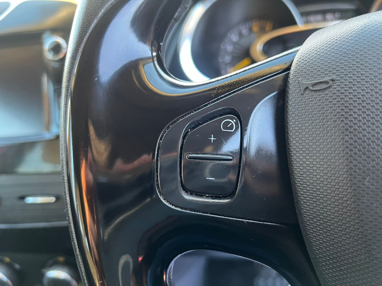 Used Renault Clio 2013 for sale - 76389434: Photo 37