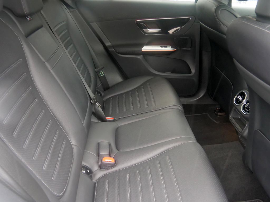 Used Mercedes-Benz GLC 2024 for sale - 76123924: Photo 8