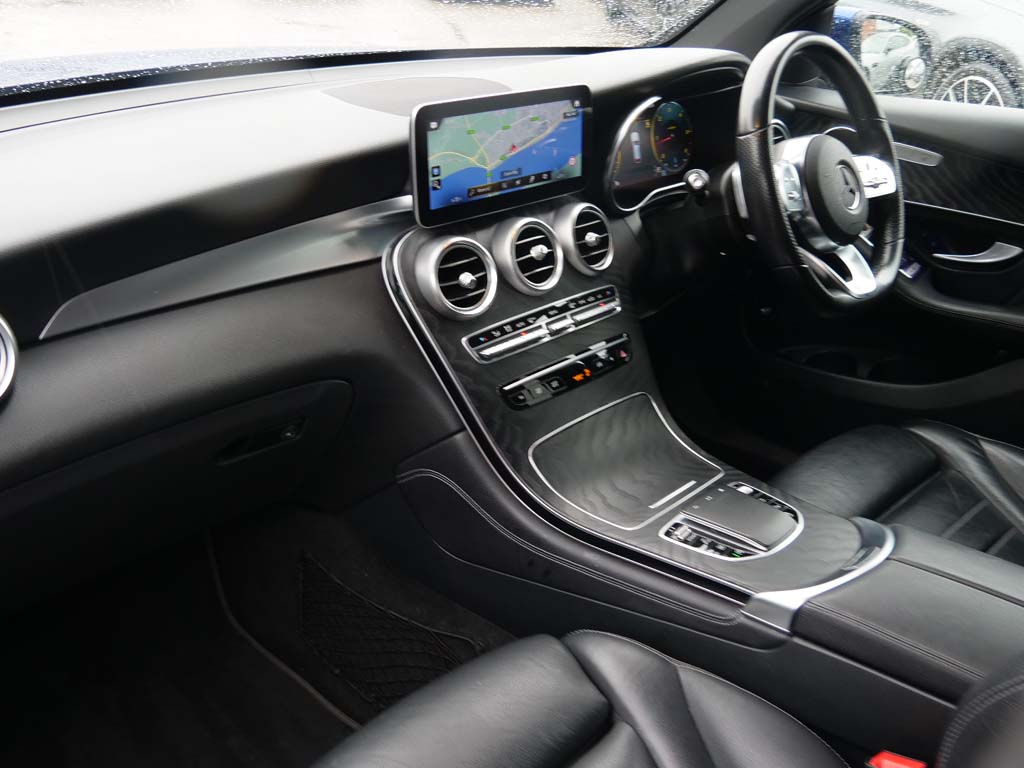 Used Mercedes-Benz GLC 2019 for sale - 76154307: Photo 3