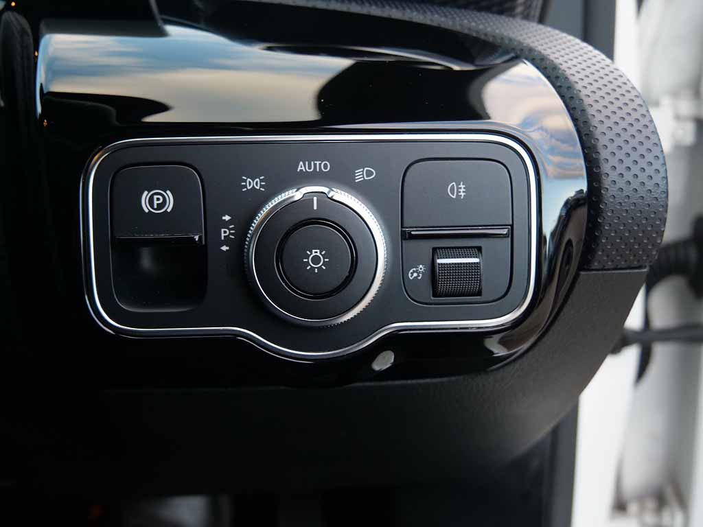 Used Mercedes-Benz A-Class 2018 for sale - 76500850: Photo 34