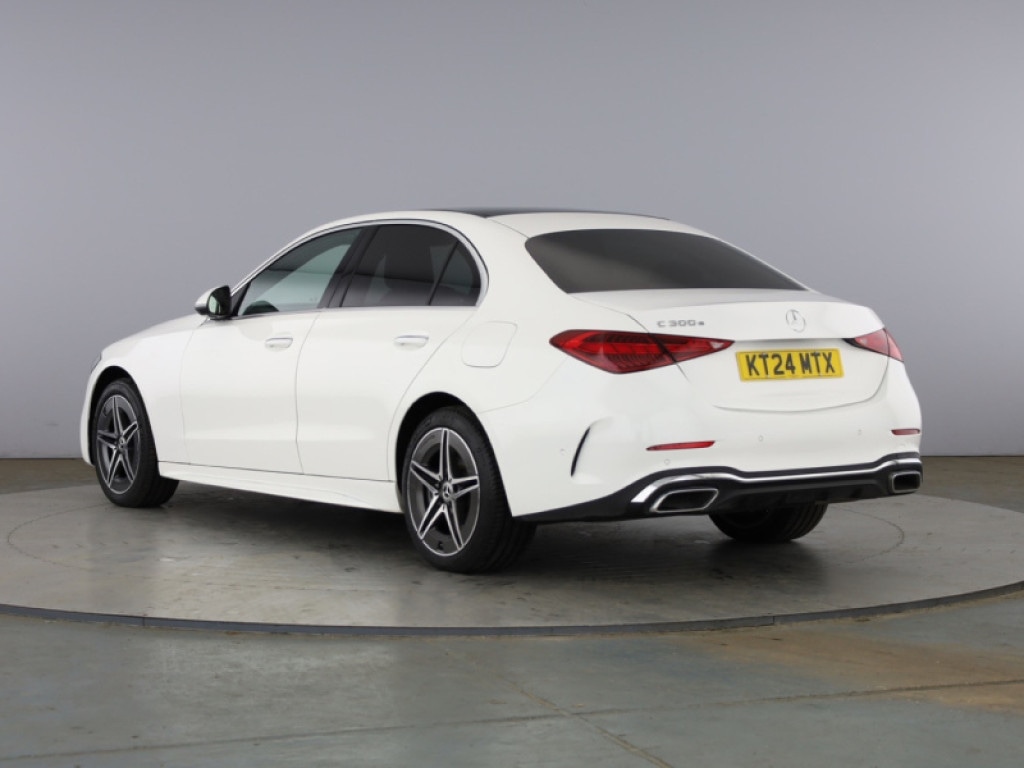 Used Mercedes-Benz C Class 2024 for sale - 76662401: Photo 2