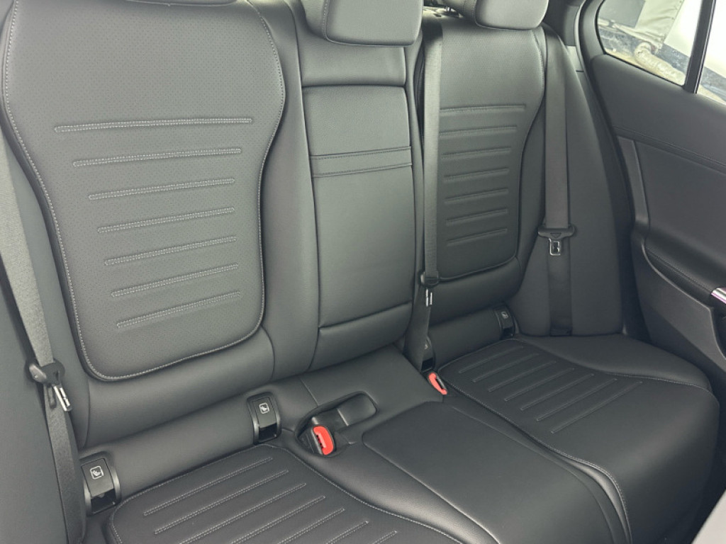 Used Mercedes-Benz C Class 2024 for sale - 76662401: Photo 8