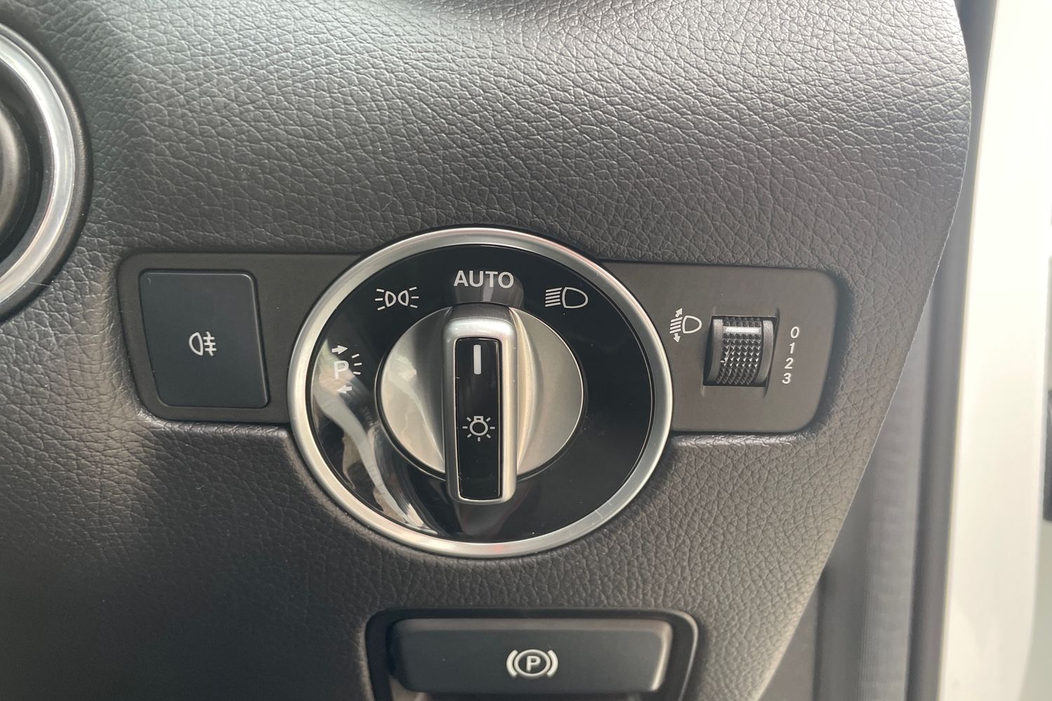 Used Mercedes-Benz SLC 2017 for sale - 78049037: Photo 13