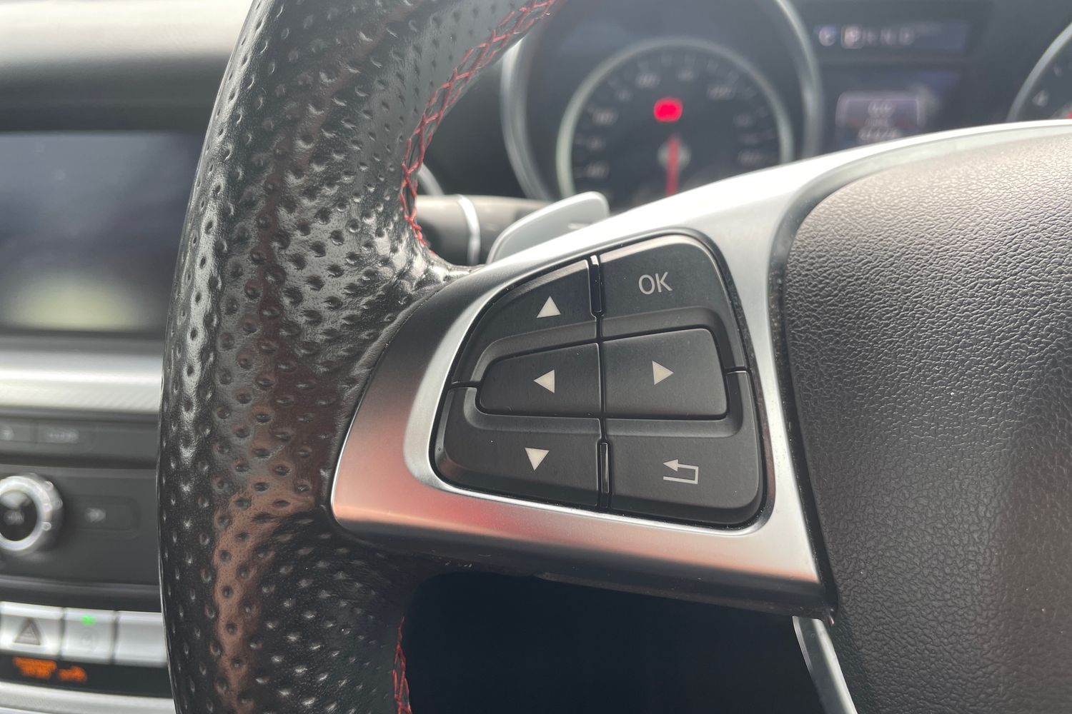 Used Mercedes-Benz SLC 2017 for sale - 78049037: Photo 24