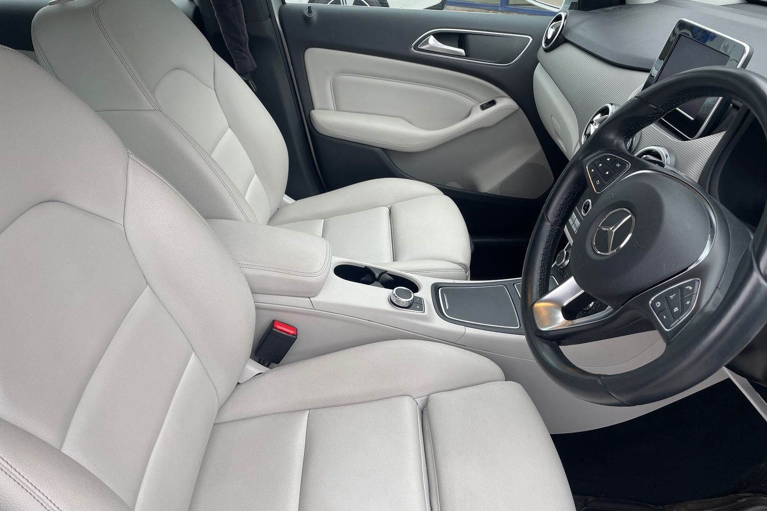 Used Mercedes-Benz B Class 2015 for sale - 77926869: Photo 18