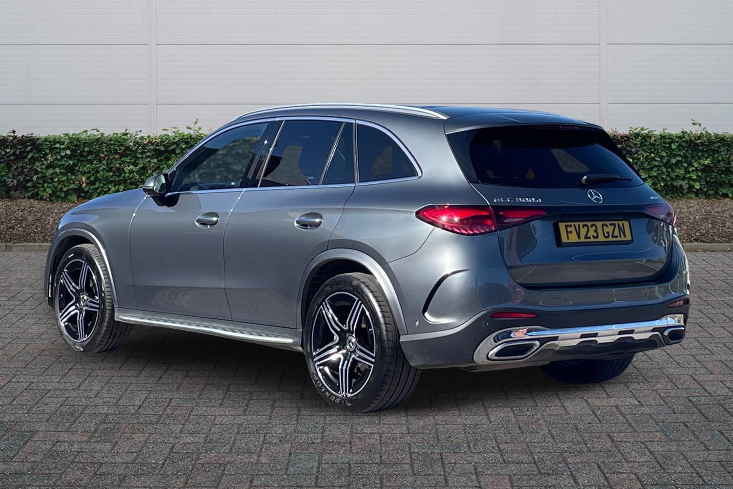 Used Mercedes-Benz GLC 2023 for sale - 77893639: Photo 2