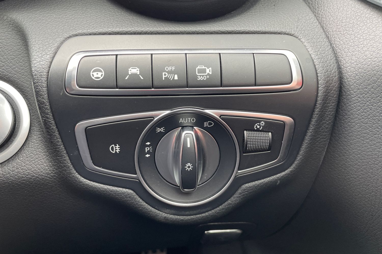 Used Mercedes-Benz C Class 2018 for sale - 77893635: Photo 23