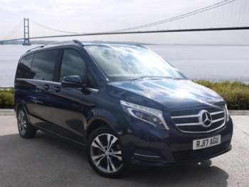 2017 (17) - V 220 d AVANTGARDE Compact 5-Door