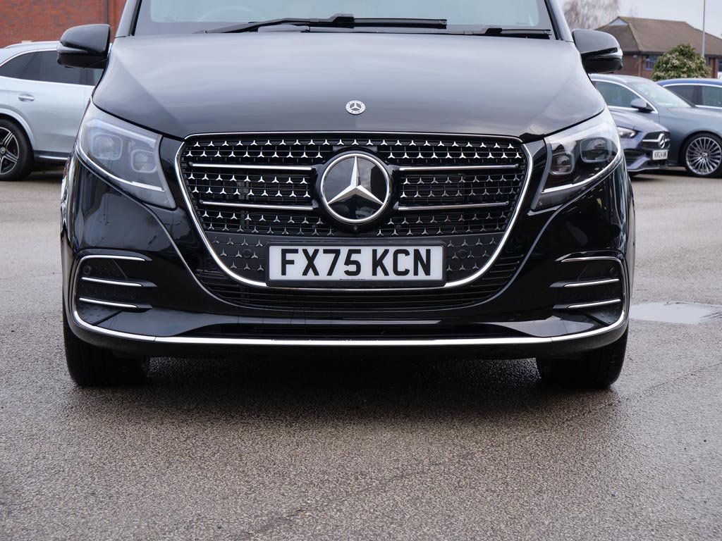 Used Mercedes-Benz V-Class 2025 for sale - 76848966: Photo 10