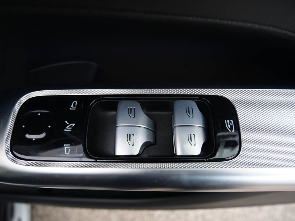 Used Mercedes-Benz GLC 2024 for sale - 77052390: Photo 17