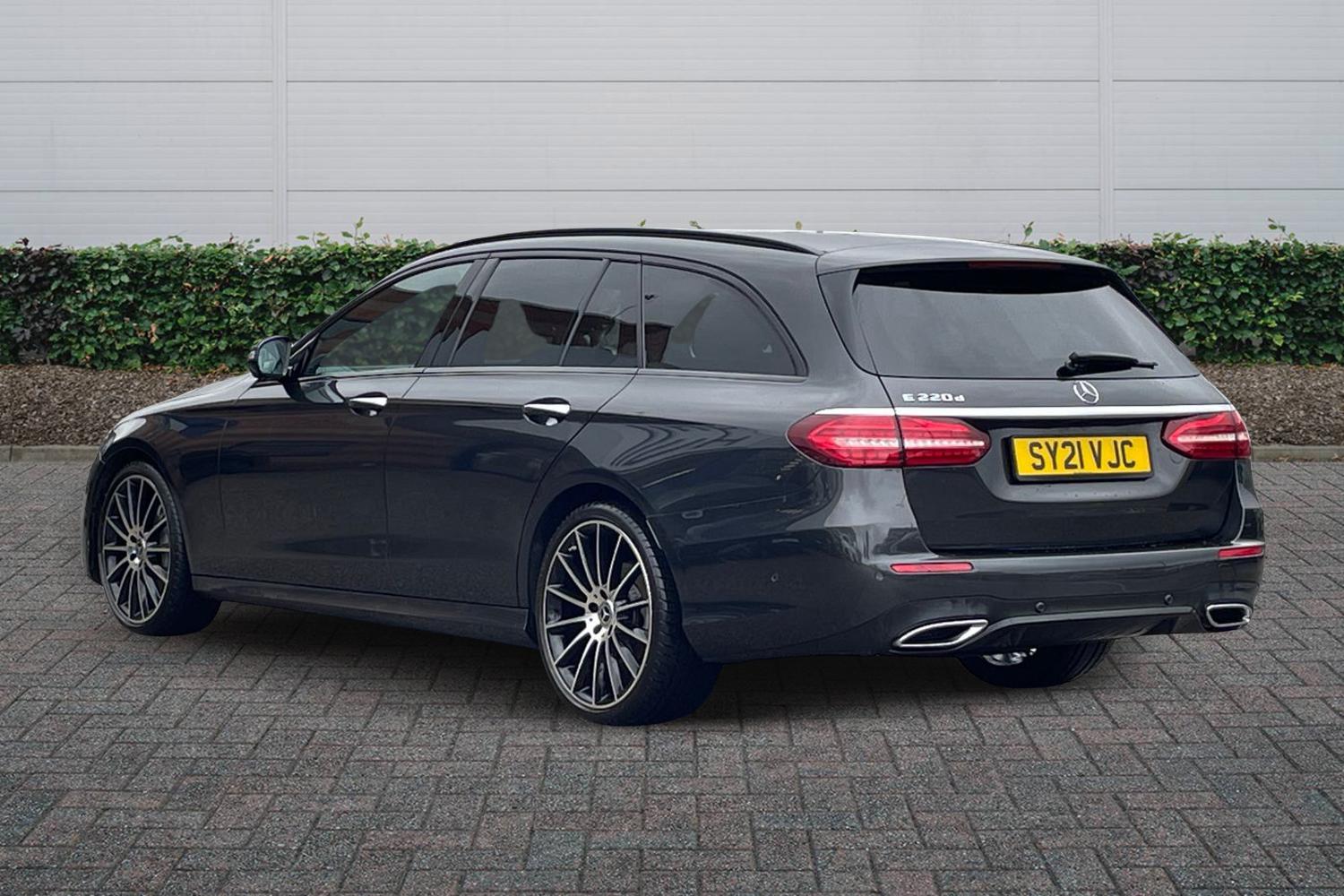 Used Mercedes-Benz E Class 2021 for sale - 77512211: Photo 2